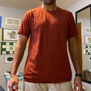 Red mens lululemon short sleeve XL